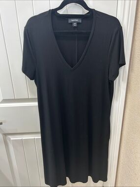Karen Kane Black V-Neck Short Sleeve Midi Dress